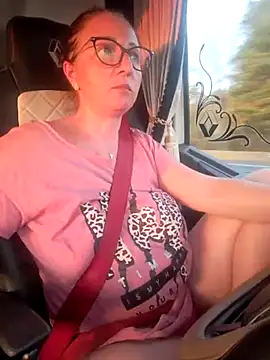 Snapshot of cuplubijoanna chatting on 03.07.25 cuplubijoanna online show from 03.07.25