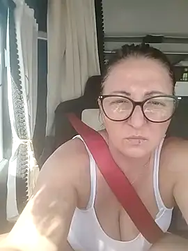 Snapshot of cuplubijoanna chatting on 09.17.25 cuplubijoanna online show from 09.17.25