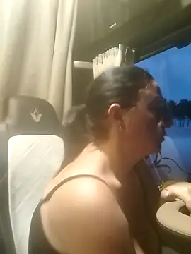 Snapshot of cuplubijoanna chatting on 10.03.25 cuplubijoanna online show from 10.03.25