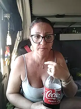 Snapshot of cuplubijoanna chatting on 10.06.25 cuplubijoanna online show from 10.06.25