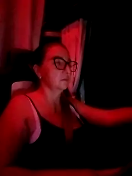 Snapshot of cuplubijoanna chatting on 10.18.25 cuplubijoanna online show from 10.18.25