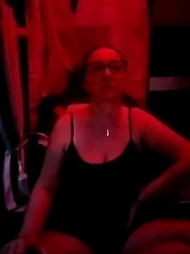 Snapshot of cuplubijoanna chatting on 10.29.25 cuplubijoanna online show from 10.29.25