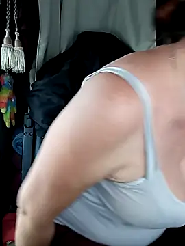 Snapshot of cuplubijoanna chatting on 11.21.25 cuplubijoanna online show from 11.21.25