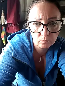 Snapshot of cuplubijoanna chatting on 11.22.25 cuplubijoanna online show from 11.22.25