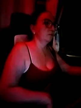 Snapshot of cuplubijoanna chatting on 11.29.25 cuplubijoanna online show from 11.29.25