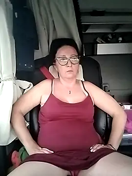 Snapshot of cuplubijoanna chatting on 11.29.25 cuplubijoanna online show from 11.29.25