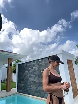 JuicyFruits93 online show from 11.09.25