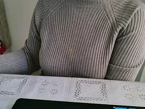 Snapshot of Gracefulgoddess chatting on 01.15.25 Gracefulgoddess online show from 01.15.25