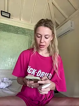 Snapshot of meanexx chatting on 01.23.25 meanexx online show from 01.23.25