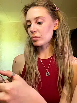 Snapshot of meanexx chatting on 09.23.25 meanexx online show from 09.23.25