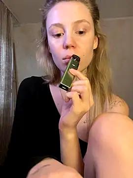 Snapshot of meanexx chatting on 10.06.25 meanexx online show from 10.06.25