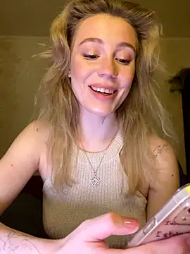 Snapshot of meanexx chatting on 10.12.25 meanexx online show from 10.12.25