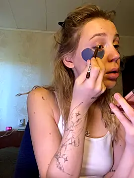 Snapshot of meanexx chatting on 10.15.25 meanexx online show from 10.15.25