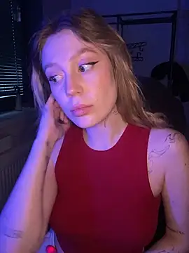 Snapshot of meanexx chatting on 02.17.26 meanexx online show from 02.17.26