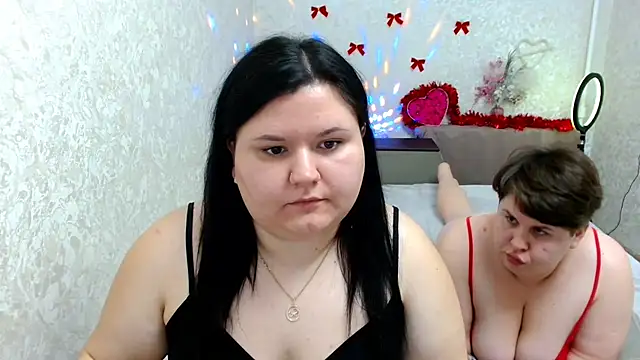 BeckyAndHellen online show from 01.12.25