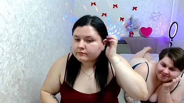 BeckyAndHellen online show from 02.12.25