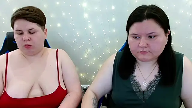 Snapshot of BeckyAndHellen chatting on 06.27.26 BeckyAndHellen online show from 06.27.26