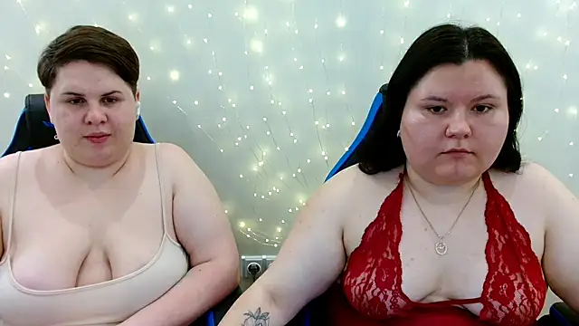Snapshot of BeckyAndHellen chatting on 06.27.26 BeckyAndHellen online show from 06.27.26