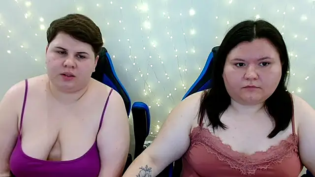 Snapshot of BeckyAndHellen chatting on 06.29.26 BeckyAndHellen online show from 06.29.26