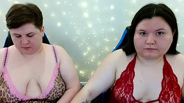 Snapshot of BeckyAndHellen chatting on 07.02.26 BeckyAndHellen online show from 07.02.26