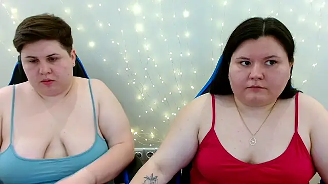 Snapshot of BeckyAndHellen chatting on 07.04.26 BeckyAndHellen online show from 07.04.26