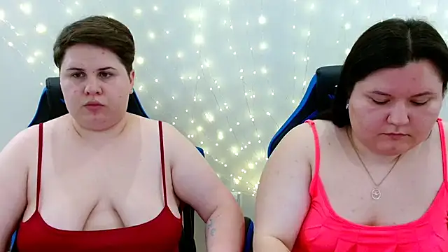 Snapshot of BeckyAndHellen chatting on 07.10.26 BeckyAndHellen online show from 07.10.26