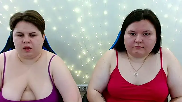 Snapshot of BeckyAndHellen chatting on 07.21.26 BeckyAndHellen online show from 07.21.26