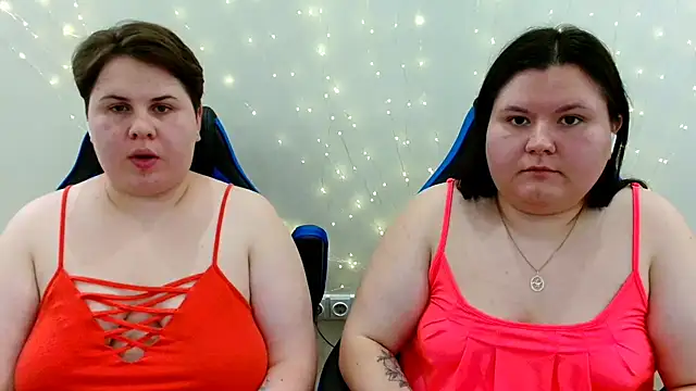 Snapshot of BeckyAndHellen chatting on 07.22.26 BeckyAndHellen online show from 07.22.26