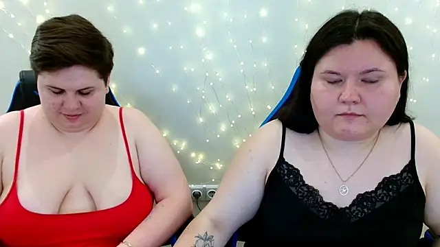 Snapshot of BeckyAndHellen chatting on 07.23.26 BeckyAndHellen online show from 07.23.26
