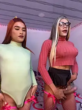 Snapshot of big_girl21cm chatting on 11.11.25 big girl21cm online show from 11.11.25