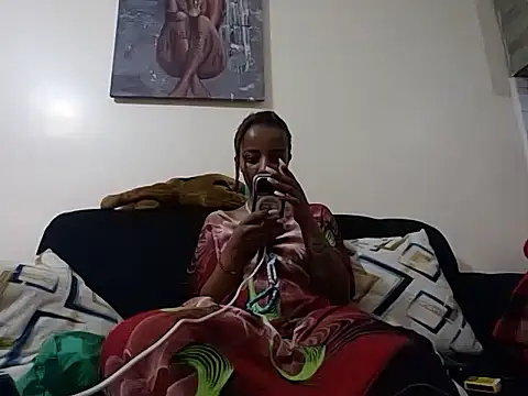 Snapshot of hoely_grail01 chatting on 11.28.25 hoely grail01 online show from 11.28.25