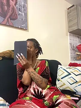 Snapshot of hoely_grail01 chatting on 11.29.25 hoely grail01 online show from 11.29.25