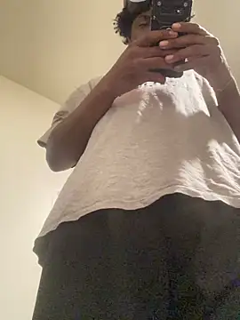 Snapshot of gaimov3r2024 chatting on 12.22.25 gaimov3r2024 online show from 12.22.25