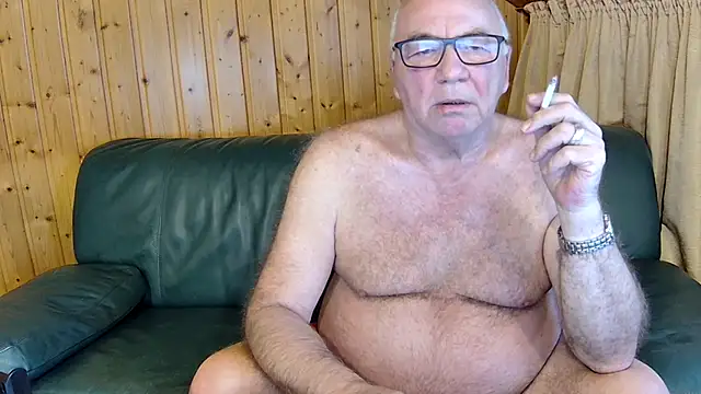 Snapshot of biggandybig chatting on 02.12.25 biggandybig online show from 02.12.25