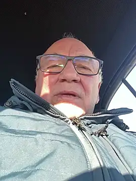 Snapshot of biggandybig chatting on 02.17.25 biggandybig online show from 02.17.25