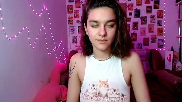 Snapshot of Celine_Dionn chatting on 01.11.25 Celine Dionn online show from 01.11.25