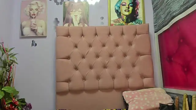 Yaumiko online show from 11.14.25