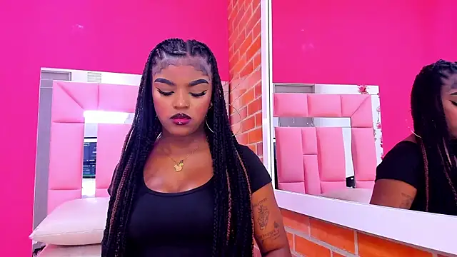 Snapshot of malu_horny_69 chatting on 12.14.24 malu horny 69 online show from 12.14.24