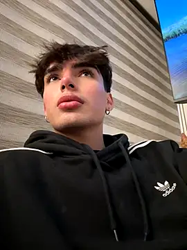 Snapshot of KittySkirtt1 chatting on 10.28.25 KittySkirtt1 online show from 10.28.25