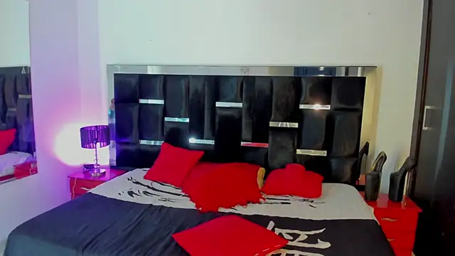 Snapshot of Loremhotsex chatting on 09.24.25 Loremhotsex online show from 09.24.25