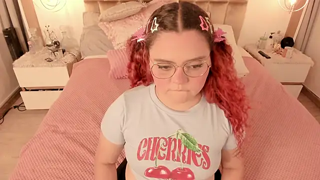 Twwiiggy online show from 03.19.25