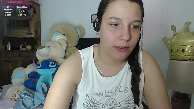 Snapshot of alexia_87 chatting on 02.26.26 alexia 87 online show from 02.26.26