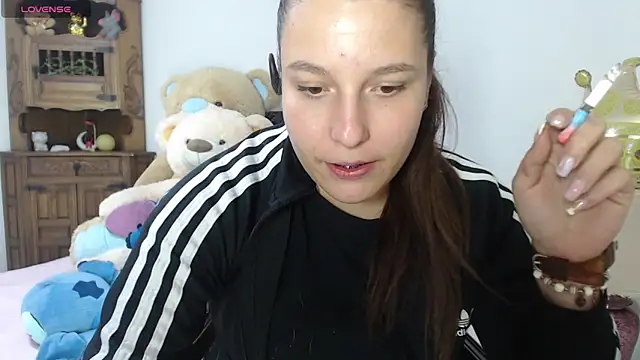 Snapshot of alexia_87 chatting on 03.10.26 alexia 87 online show from 03.10.26