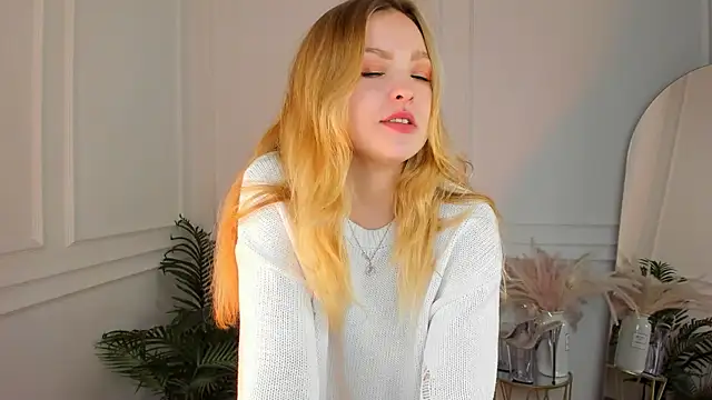 stay with alice online show from 11.24.25