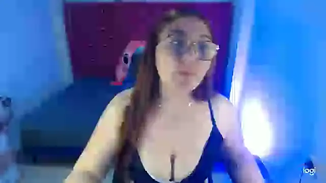 Snapshot of conniejames_m chatting on 03.07.25 conniejames m online show from 03.07.25