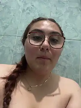 Snapshot of conniejames_m chatting on 03.12.25 conniejames m online show from 03.12.25