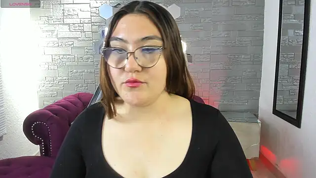 Snapshot of conniejames_m chatting on 09.15.25 conniejames m online show from 09.15.25