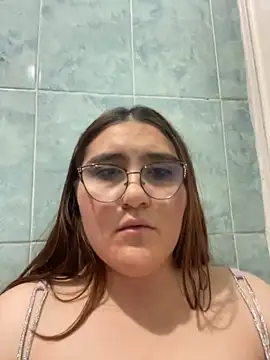 Snapshot of conniejames_m chatting on 09.20.25 conniejames m online show from 09.20.25