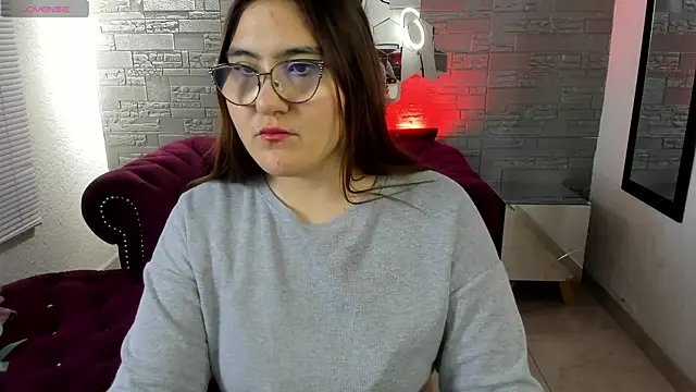 Snapshot of conniejames_m chatting on 10.02.25 conniejames m online show from 10.02.25