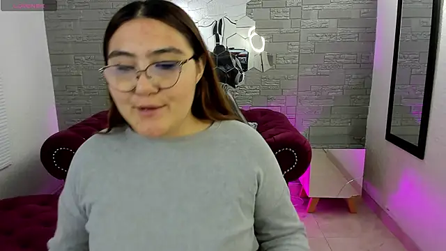 Snapshot of conniejames_m chatting on 10.16.25 conniejames m online show from 10.16.25